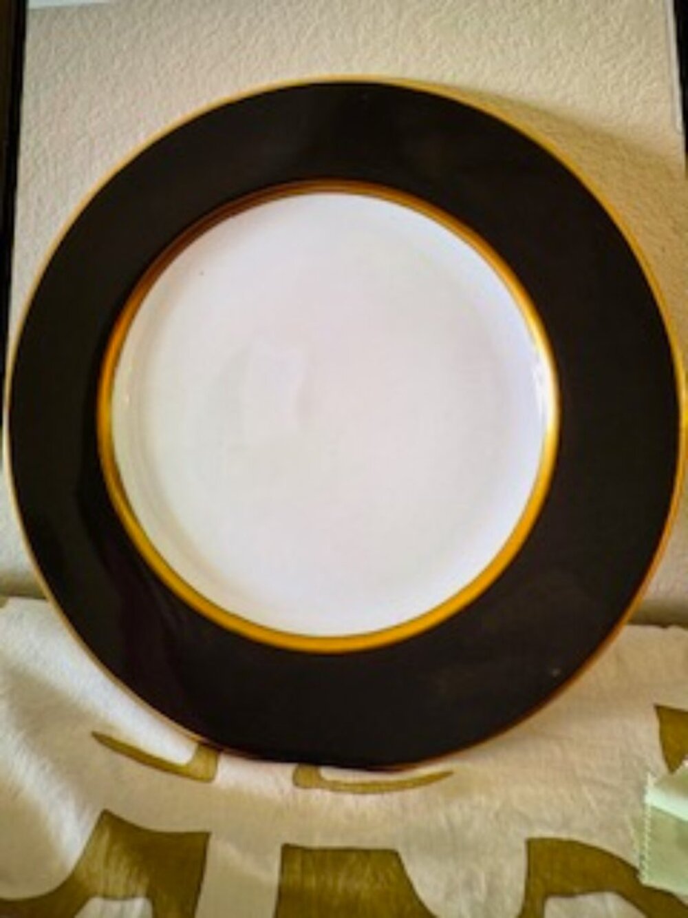 2-Gorgeous Fitz & Floyd "Gray Renaissance" 12 inch Charger Plates - Picture 2 of 6